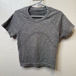 Lululemon Swifty Tech Gray Crop Top Size 2 Workout Athletic